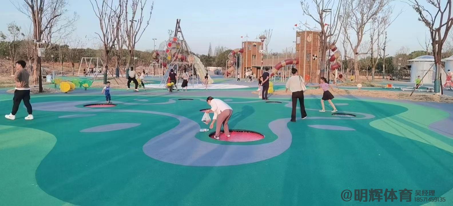 海口公园跑道是用什么材料做成的